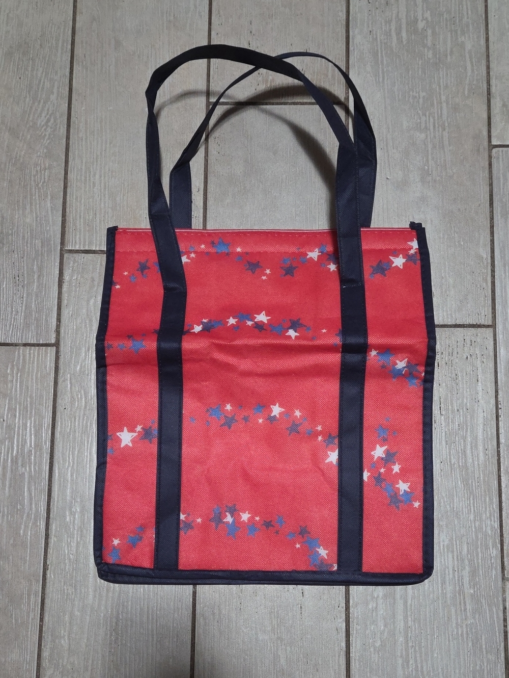 Insulated Red Tote Bag with Star Design and Black Trim - FLAW